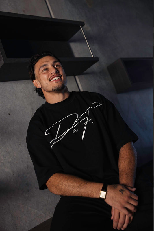daf oversized black tee