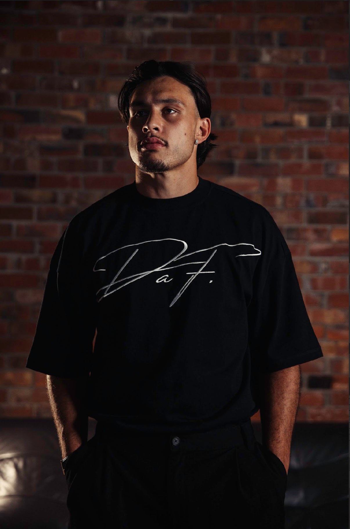 daf oversized black tee