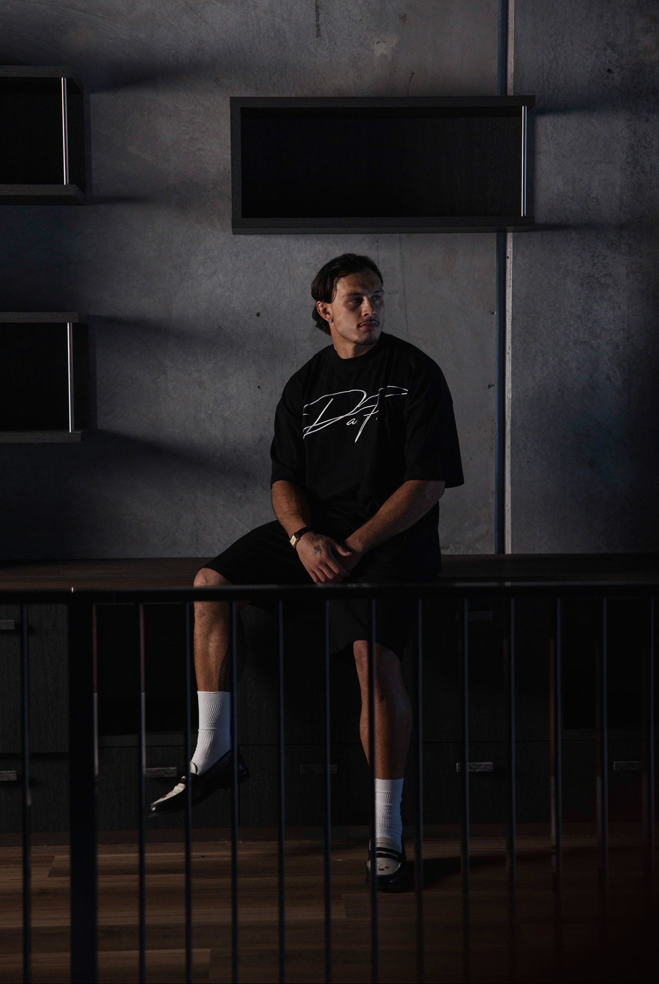 daf oversized black tee