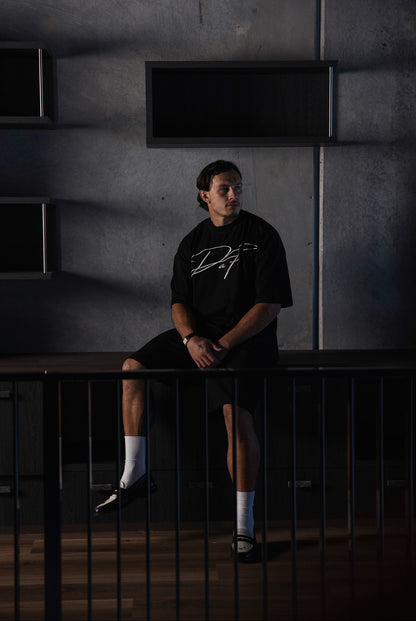 daf oversized black tee