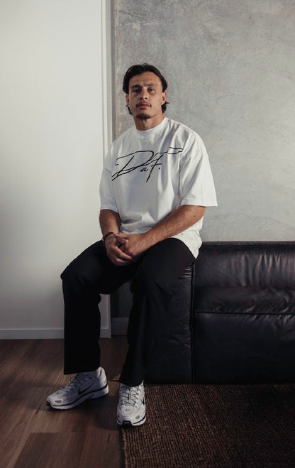 daf oversized white tee